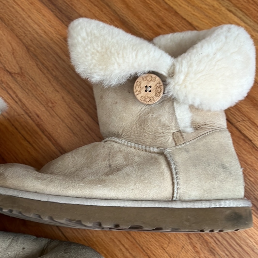 UGGS Shearling boots - Picture 3 of 9